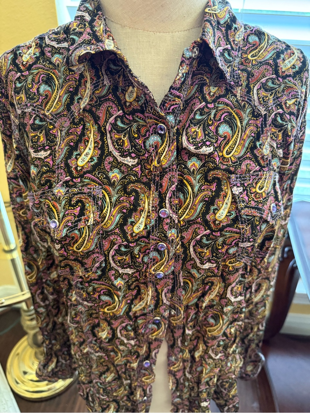 Rock 47 by Wrangler Beautiful Paisley Button down Shirt Lightweight Lilac Button